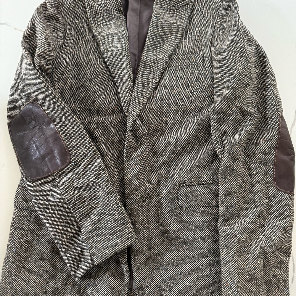 Men's Gray Tweed Blazer with Elbow Patches ads
